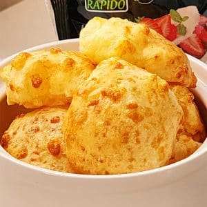 pão de queijo com massa para tapioca